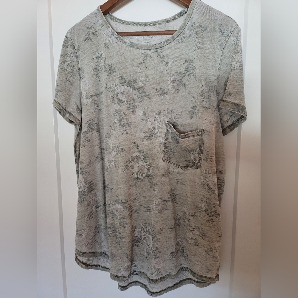 American Eagle Vintage-Look Floral Tee